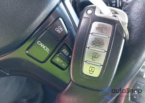 2012 Hyundai Genesis 3.8 Grand Touring z USA, uszkodzony, nr VIN KMHHU6KH8CU066494